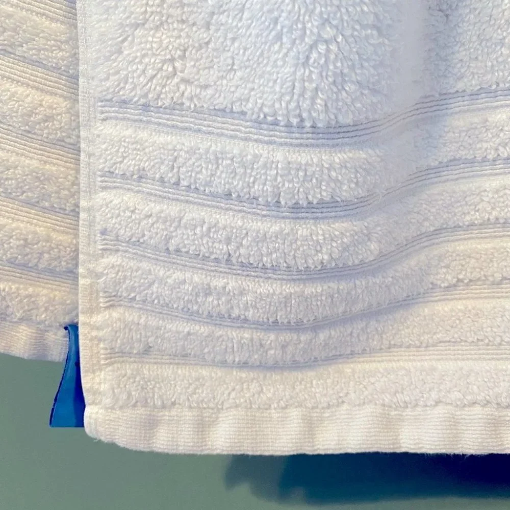 Vera Wang White Bath Towel Body